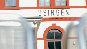 Sanierter-Bahnhof-Usingen-Steffen-Wernard-Buergermeister